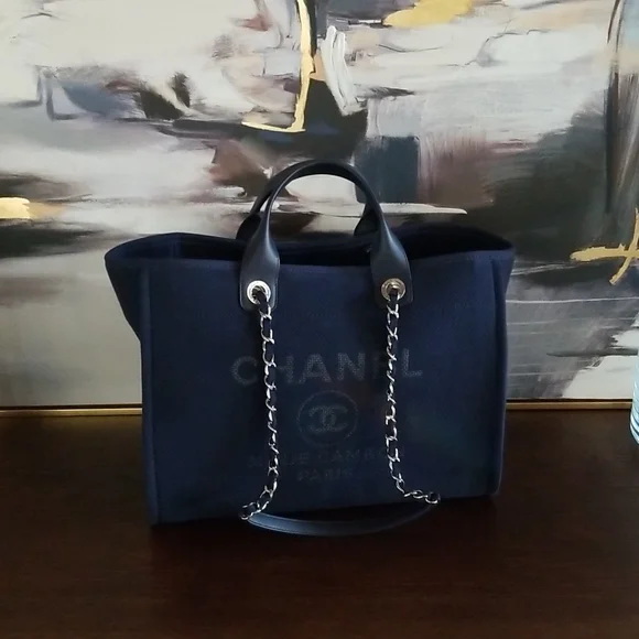 Chanel Deauville Navy - Picture 2 of 16